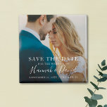 Einfaches Foto Magnet Save the Date Einladung<br><div class="desc">Diese schlichte Foto-Hochzeit bewahrt den Datums-Magneten ein warmes, minimalistisches Design. Es enthält SAVE THE DATE Text über Ihren Vornamen und Datum und Hochzeitsort. Dieser Text ist weiß, und Ihre Namen werden mit einem lebendigen, skurrilen Schriftart hervorgehoben, der diesem modernen minimalistischen Look ein Gefühl von Wärme und Vertrautheit verleiht. Sie können...</div>