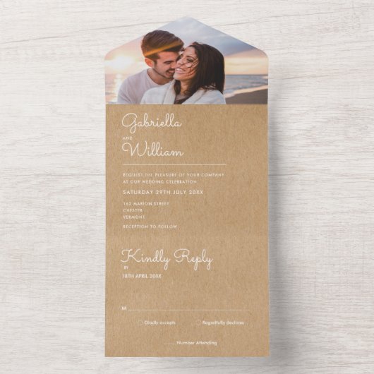 Einfaches Foto mit rustikalem Kraft-Monogramm All In One Einladung (Innen Boden)