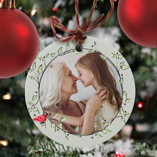 Einfaches Foto Winter Roter Kardinal Grüner Kranz Keramik Ornament