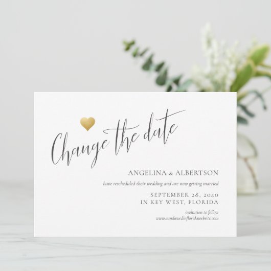 Einfaches Gold Heart verändert das Datum Hochzeit Ankündigung (Stehend Vorderseite)