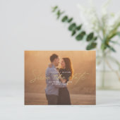 Einfaches Gold Script Overlay-Foto Save the Date Postkarte (Stehend Vorderseite)