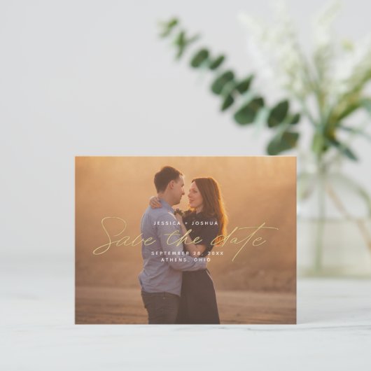 Einfaches Gold Script Overlay-Foto Save the Date Postkarte (Stehend Vorderseite)
