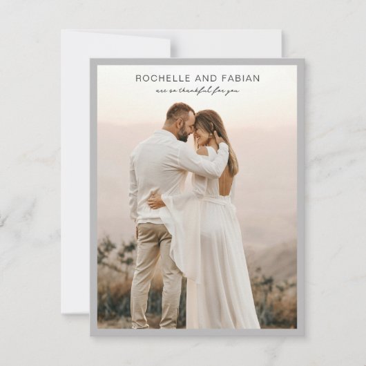 Einfaches graues Foto Elegante Hochzeit Dankeskarte (Vorderseite)