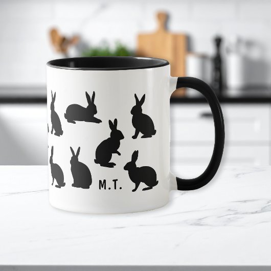 Einfaches Hasenmuster in Schwarz mit individuellem Tasse