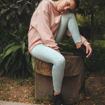 Einfaches hellblaues Muster Leggings<br><div class="desc">Bleibe stylish und komfortabel mit diesen Damenhosen, die mit einem schlichten blauen Muster versehen sind, das Ihrer Yoga-Bekleidungskollektion eine Touch Charme verleiht. Diese Leggings sind in minimalistischem Stil gestaltet und verschmelzen lustige Klangelemente mit einer simplizistischen Laune. Das schlichte Grunddesign, kombiniert mit einer hellen Palette, macht sie vielseitig für jedes Training...</div>