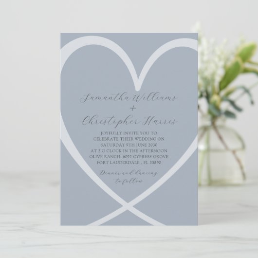 Einfaches Herz Dusty Blue Hochzeit Einladung (Stehend Vorderseite)