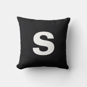 Einfaches Initial Jet Black Throw Kissen