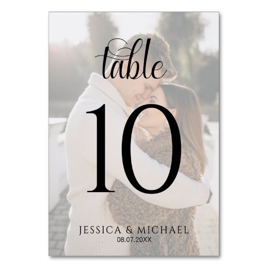 Einfaches Kalligrafie-Overlay-Foto Save the Date Tischnummer (Vorderseite)