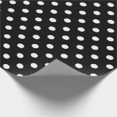 Einfaches klassisches Schwarz-Weiß-Polka-Punktmust Geschenkpapier (Ecke)