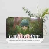 Einfaches Lässig Graduate Foto Einladung (Stehend Vorderseite)