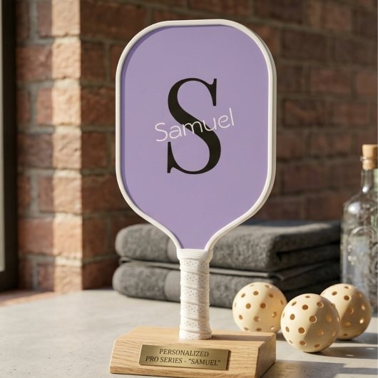 Einfaches lila Monogramm Anfangsbuchstabe & Name  Pickleball Schläger