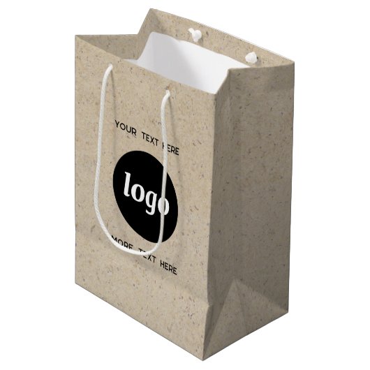 Einfaches Logo-Text-Branding für Unternehmen Mittlere Geschenktüte (Vorderseite Schrägansicht)
