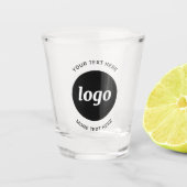 Einfaches Logo und Text Geschäft Schnapsglas (Vorderseite)