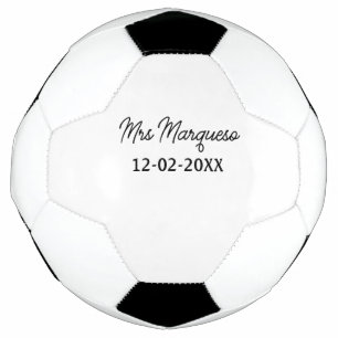 einfaches minimales Monogramm Frau Herr Name Datum Fußball