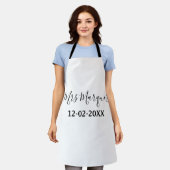 einfaches minimales Monogramm Frau Herr Name Datum Schürze (Getragen)