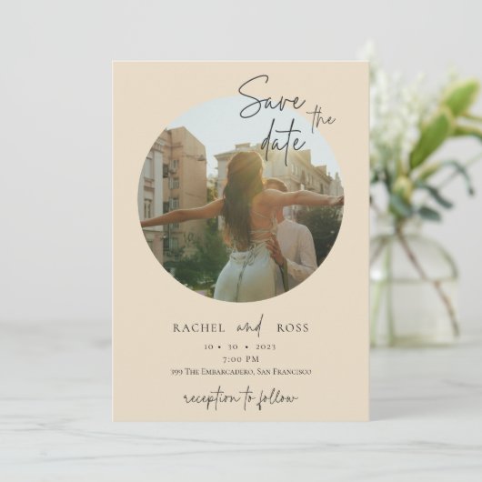 Einfaches Minimalistisches Foto | Beige Hochzeit Einladung (Stehend Vorderseite)