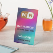 Einfaches Minimalistisches Rainbow-WLAN-Kennwort Sockelschild (In SItu)