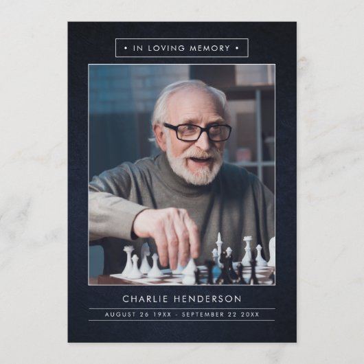 Einfaches, modernes Blue & White Beerdigungsprogra Programm (Vorderseite)