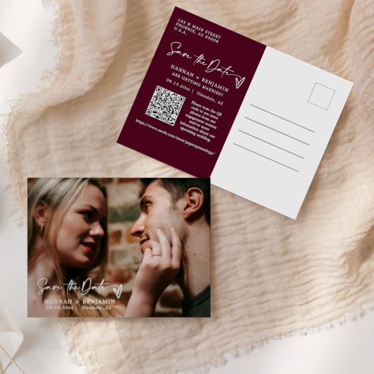 Einfaches modernes Burgund Save the Date QR Code F Postkarte