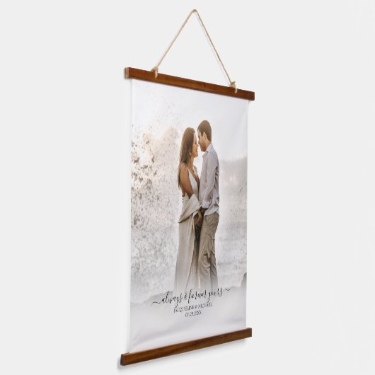 Einfaches, modernes, elegantes Script-Hochzeitsban Wandteppich Mit Holzrahmen (Gewinkelt)