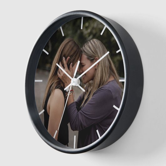 Einfaches modernes Foto mit Schwarz/Weiß-Farbe Uhr (Winkel)