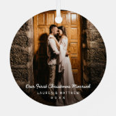 Einfaches modernes Foto Unsere ersten Weihnachten Ornament Aus Metall (Rückseite)