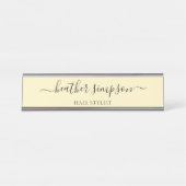 Einfaches modernes handgeschriebenes Pastellgelb Schreibtischnamensplakette (Vorderseite )