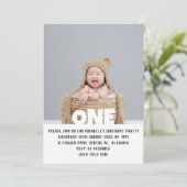 Einfaches, modernes Niedliches First Birthday Baby Einladung (Stehend Vorderseite)