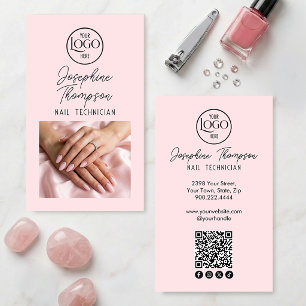 Einfaches Modernes Rosa Nagel-QR-Code Social Media Visitenkarte