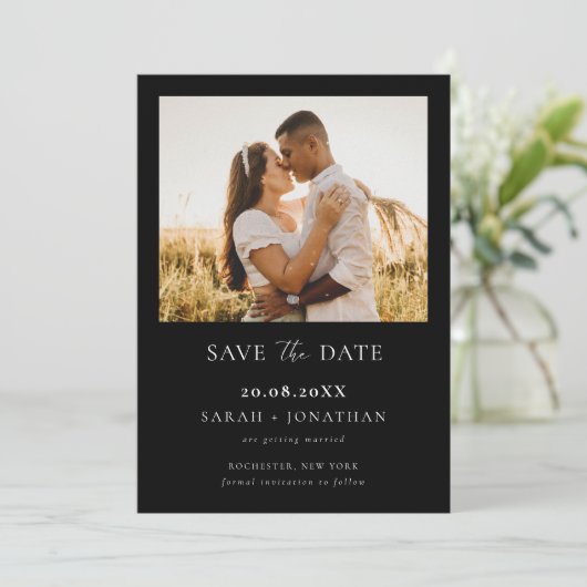 Einfaches, modernes Schwarzes Skript-Save the Date Einladung (Stehend Vorderseite)