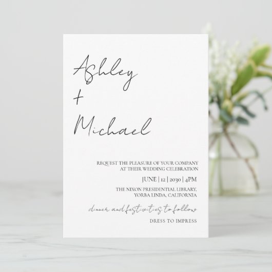 Einfaches, modernes Script Dress Code Foto Wedding Einladung (Stehend Vorderseite)