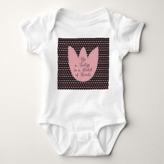 Einfaches rosa Tulip-Muster mit dunklem Hintergrun Baby Strampler (Vorderseite)
