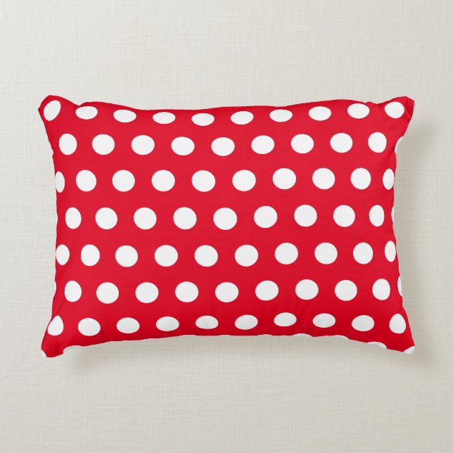 Einfaches Rot und Weiß Polka Dot Dekokissen (Vorderseite)