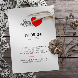 Einfaches rotes Herz - die Hochzeit der Einladung 