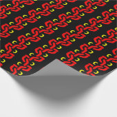 Einfaches rotes Schwarz-Gelb-Muster Geschenkpapier (Ecke)