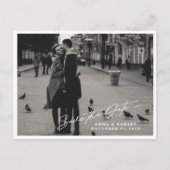 Einfaches Schwarz-Weiß-Foto Save the Date Ankündigungspostkarte (Vorderseite)