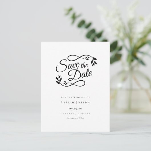 Einfaches Schwarzweiß-Script Save the Date Postkarte (Stehend Vorderseite)