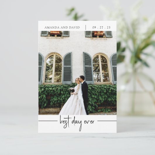 Einfaches Script Minimalistisch Wedding Foto Dankeskarte (Stehend Vorderseite)
