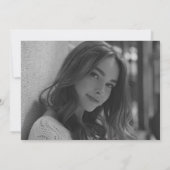 Einfaches Script Schwarz-weiß Foto Abschluss Ankündigung (Rückseite)
