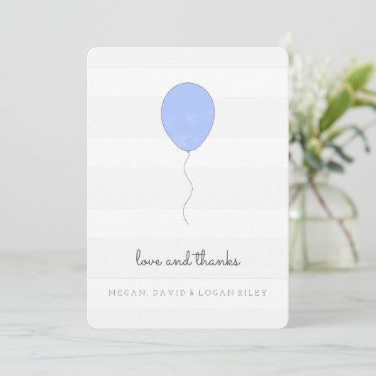 Einfaches Shabby Chic Grau und Blauer Ballon Gebur Dankeskarte (Stehend Vorderseite)