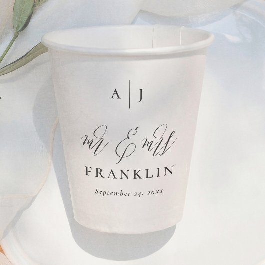 Einfaches Skript Herr und Frau Monogramm Hochzeit Pappbecher