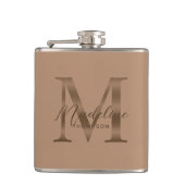 Einfaches Skript Metallisches Taupe Gold Monogramm Flachmann (Vorderseite)