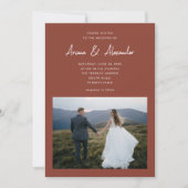 Einfaches Skript Terracotta Zwei Fotos Hochzeit Einladung (Vorderseite)