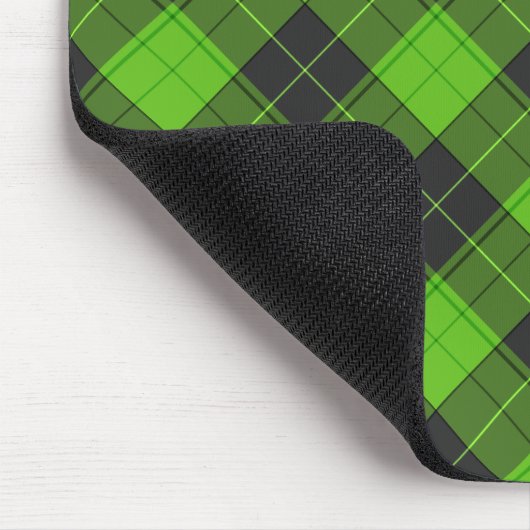 Einfaches Tartan-Diagonalmuster in dunkelgrün Mousepad (Ecke)