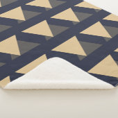Einfaches Triangle-Muster in Gold und Karkohle Gra Sherpadecke (3/4)