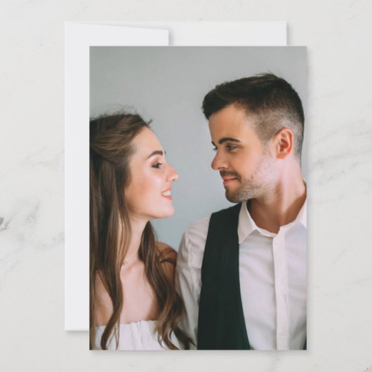 Einfaches und elegantes grünes Foto Hochzeit Einladung (Rückseite)