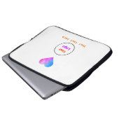 Einfaches und elegantes Logo für die Firma Laptopschutzhülle (Vorne Knopf)