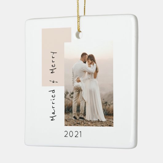 Einfaches Verheiratetes und fröhliches Foto neu ve Keramikornament (Links)