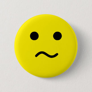 Einfaches verwirrtes Meh gelbes Gesicht Button