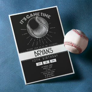 Einfaches Vintage Retro Weiß Baseball Geburtstag Einladung
